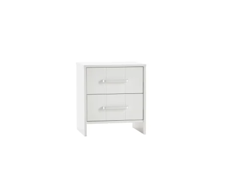 Szafka nocna z kolekcji Calmo w kolorze białym, dwuszufladowa z metalowymi uchwytami, nowoczesny design